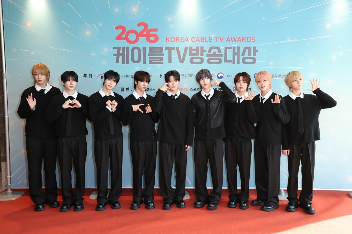 달별 tweet media