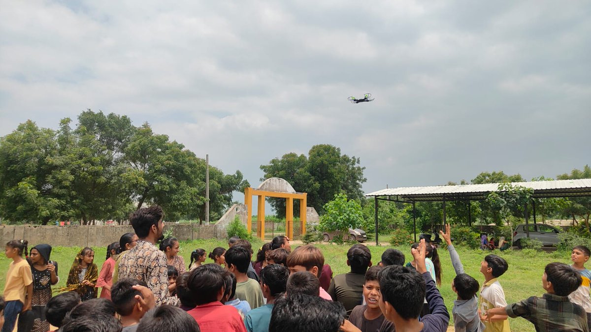 Dilipchaud73369's tweet photo. #Dronescience Revolution
Redefining exploration from the ground to the sky! 🚀 @InfoGujcost @IndiaDST @narottamsahoo @pavitshah https://t.co/BbklMy4Nir