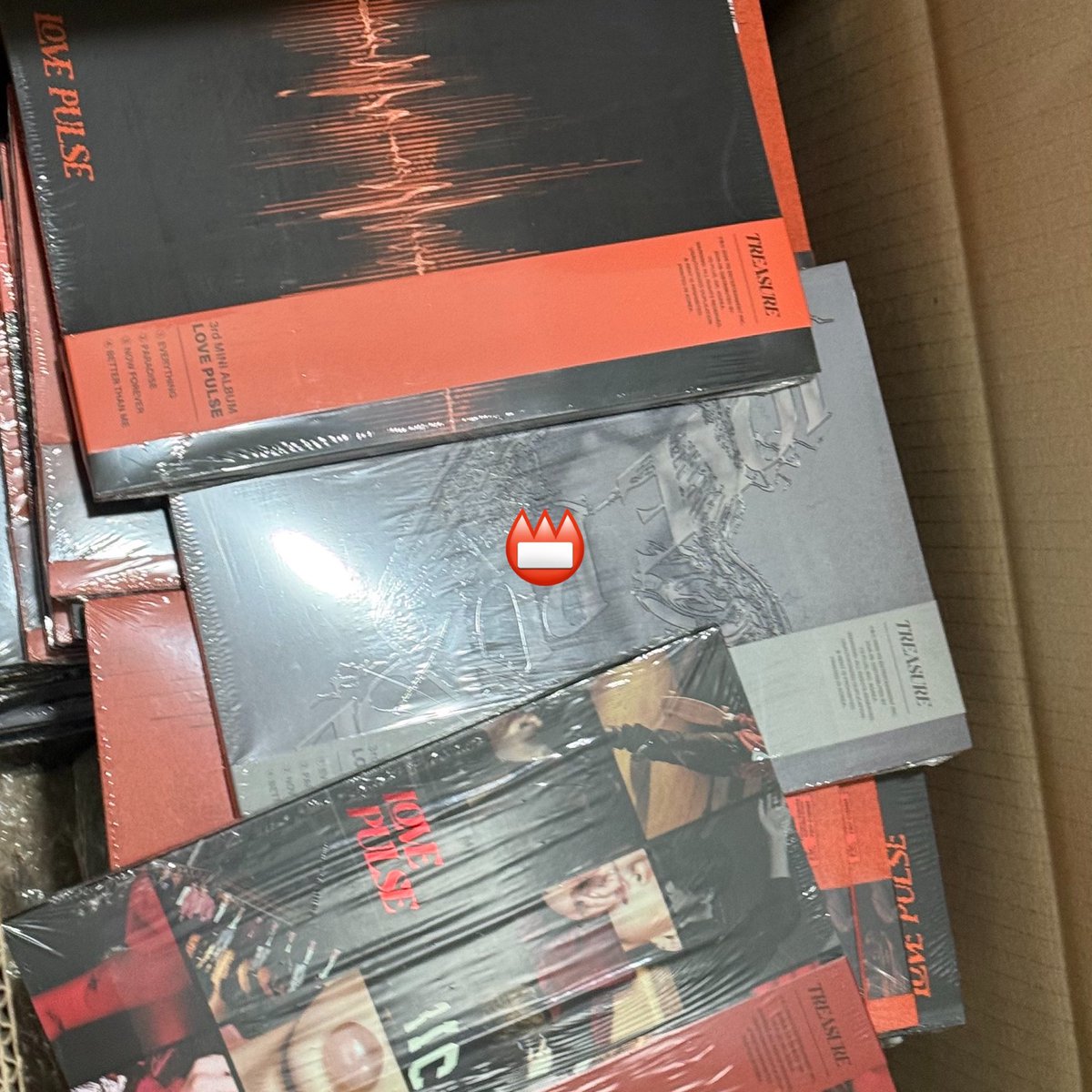 yangdotrs2's tweet photo. pls rt พร้อมส่ง อัลบั้ม LOVE PULSE
໒꒱ ไม่แกะ 100 (photobook ver)
໒꒱ ไม่แกะ 60 digipack ดิจิแพค 
໒꒱ มีทุกเวอร์ มีทุกเมม จำนวนมากค่ะ
🚛 ค่าส่งเหมา 50 (ซื้อเกิน500ส่งฟรี)
⛔️ นัดรับหน้าคอนที่ไทยได้ค่ะ 
สอบถามเพิ่มเติมทาง dm ค่า 

#ตลาดนัดtreasure
ฮยอนซอก จีฮุน โยชิ จุนกยู แจฮยอก อาซาฮิ โดยอง ฮารุโตะ จองอู จองฮวาน wts sell
album ขาย บั้มไม่แกะ
