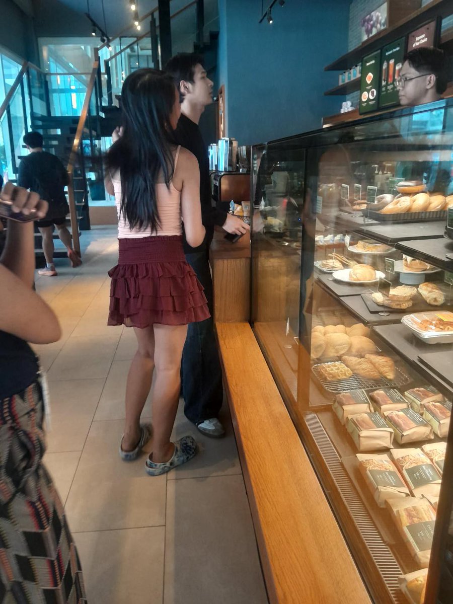_matchayaaa's tweet photo. taray ng outfit ni mowm today ah ay charet https://t.co/NRh2hEbQrr