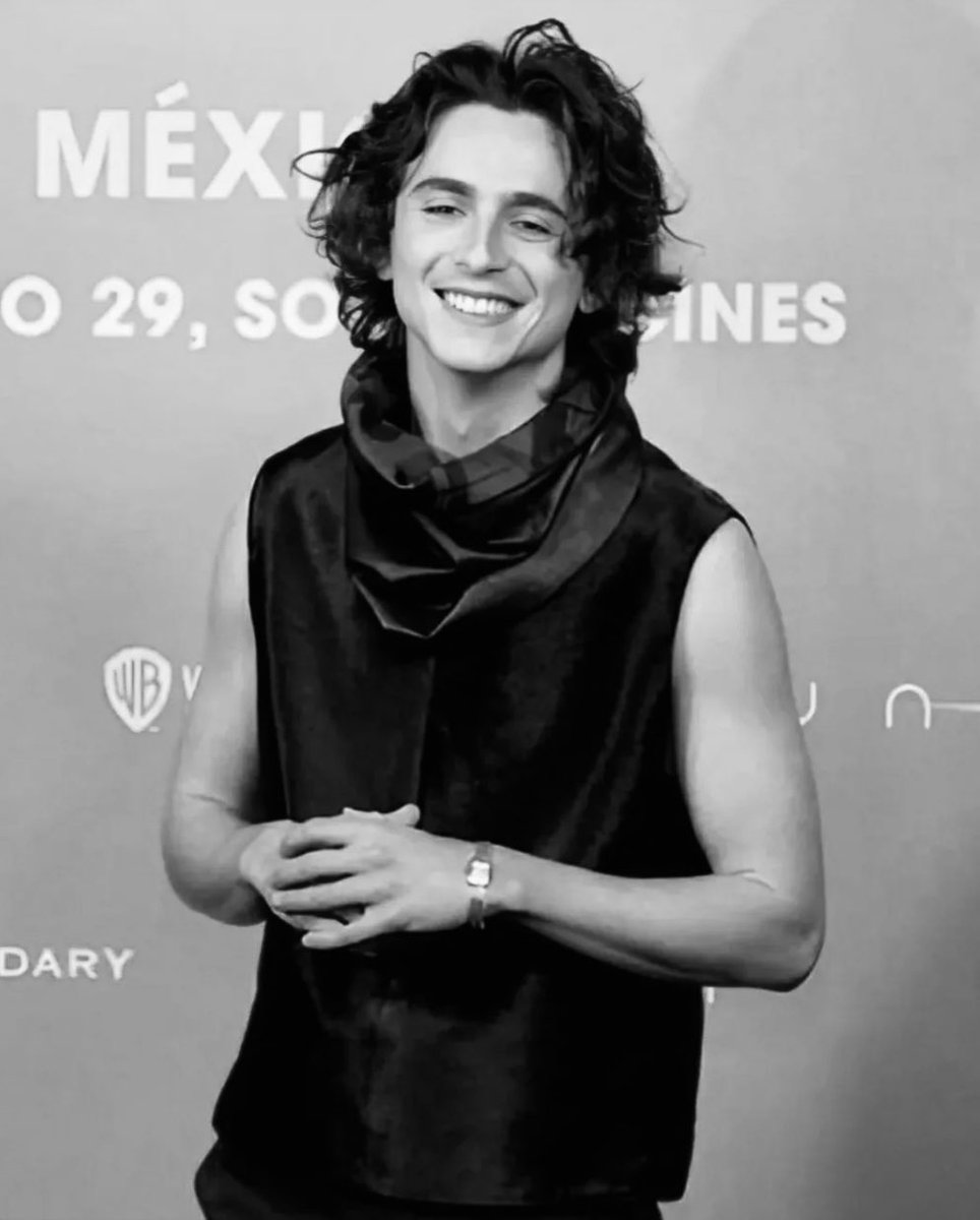 choupistick's tweet photo. Once upon a time...
Not so long ago...
It wasn't a dream...
It wasn't a figment of our imagination...
It was real...
#timothéechalamet #timotheechalamet in Mexico for #dunepart2 Feb 2024 https://t.co/SqWamWq5wb