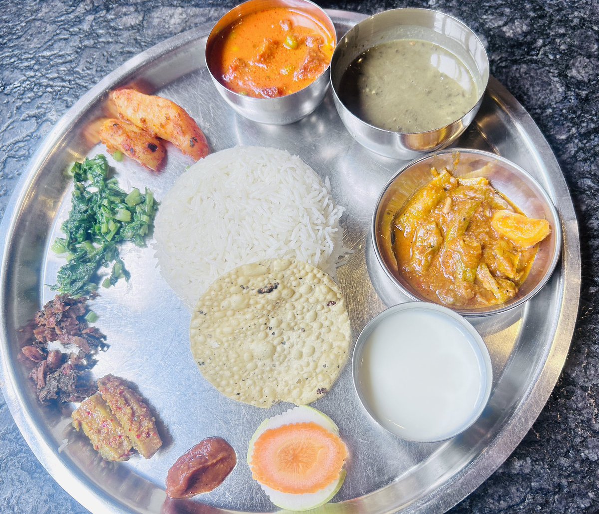 rekhi_4's tweet photo. Nepali khana😋 https://t.co/u7yQxgXqSe