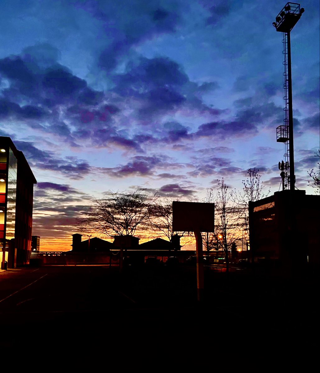 StellaMorero's tweet image. I love this contrast 🥰 #ColorTheory