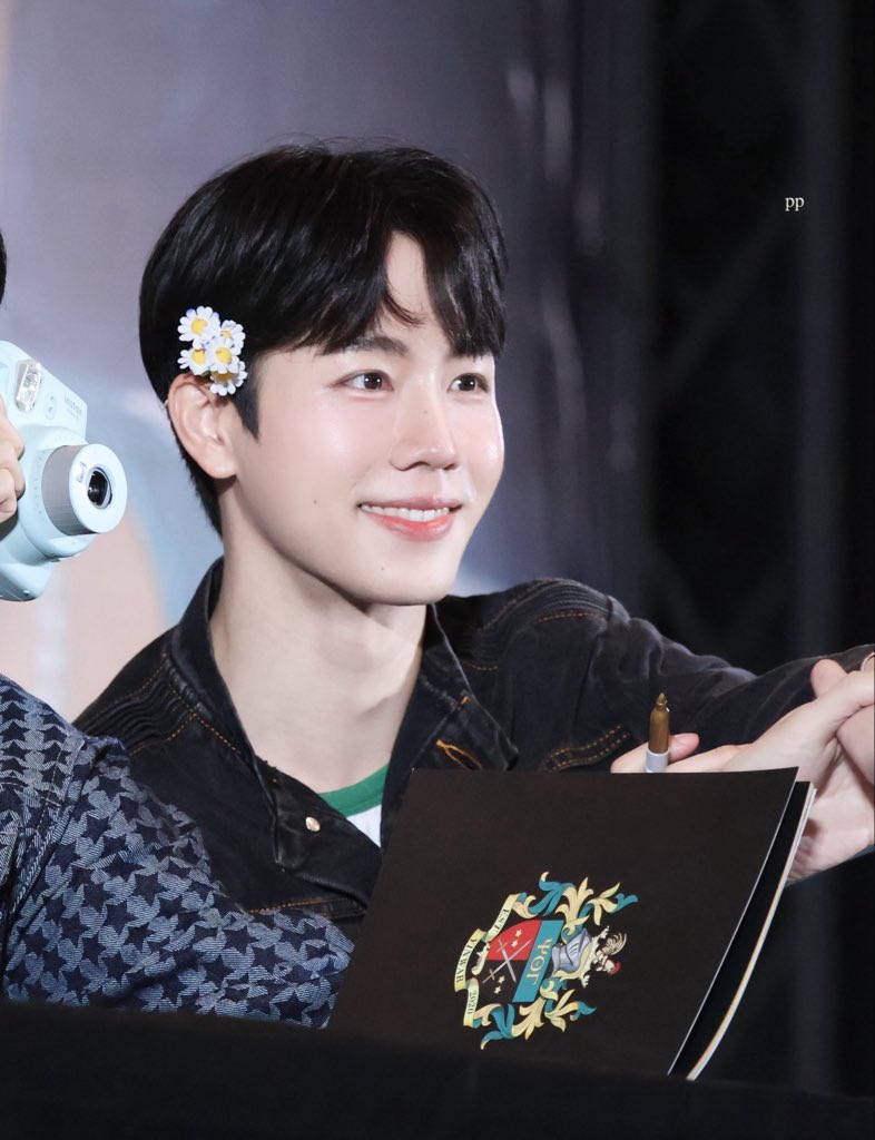 𝐏𝐨𝐥⋆แฟรี่ไม่มีผงพิกซี่ 𐙚 ༘̊⋆ tweet media