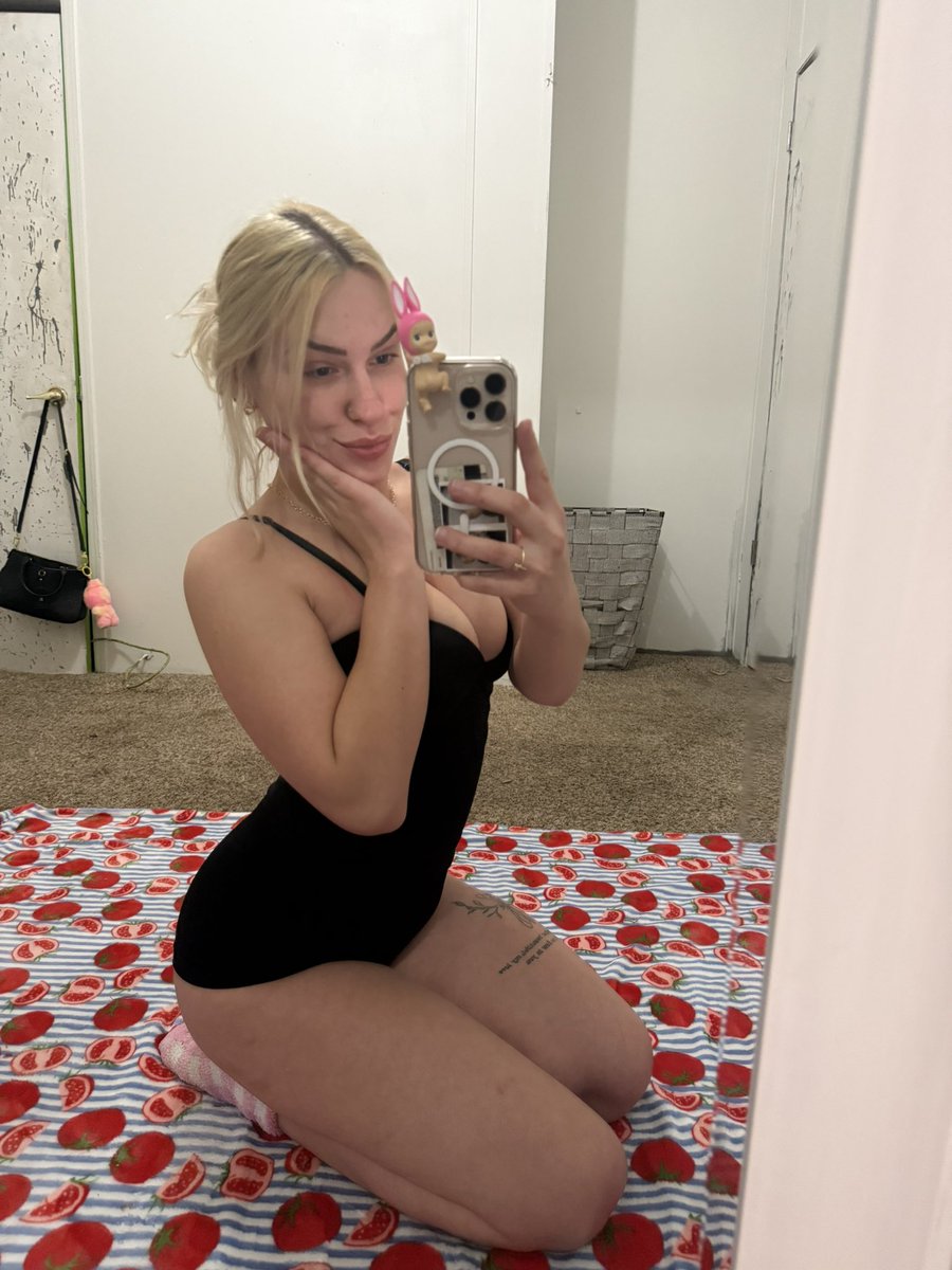 Avery Rae tweet media