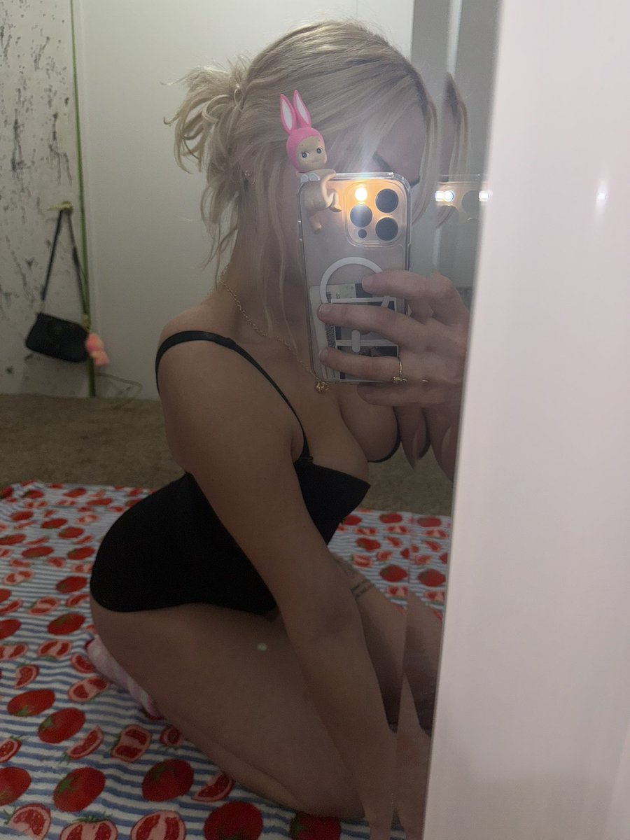 Avery Rae tweet media