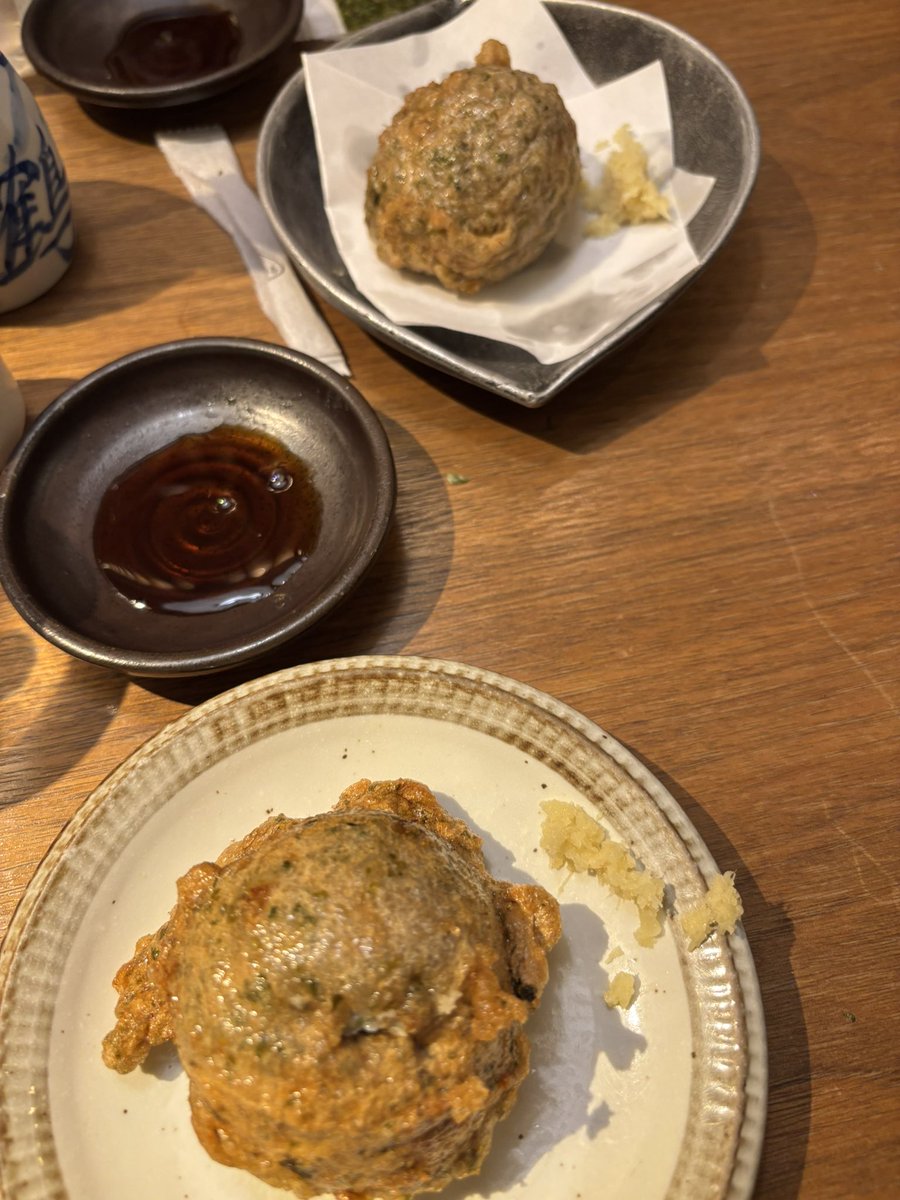 s_ran17's tweet photo. 立山黒部アルペンルート①
新宿から特急で松本駅へ、その後バス🚌で白川郷散策🚶‍♀️小雨が気になるけど、なんとか回り、富山へ。駅では日本酒イベント、店は予約していた居酒屋🏮すごい人気で酒🍶美味しく、地だこのすり身揚げ200円お勧め☺️
#吟チロリ #白海老 https://t.co/5rYa4eoUj4