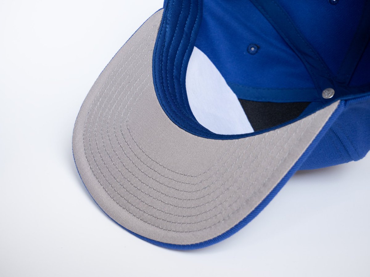 TRFG_JP's tweet photo. 新作TRFG OTTO CAPロイヤルブルー🔥

アメリカの歴史あるキャップブランドOTTO CAP（オットーキャップ）のフラットバイザーキャップです。
TRFGの刺繍ロゴが前面に施されています。

ウールブレンドタイプですので、やわらかな印象です！ https://t.co/Vs4D9lI1Jq