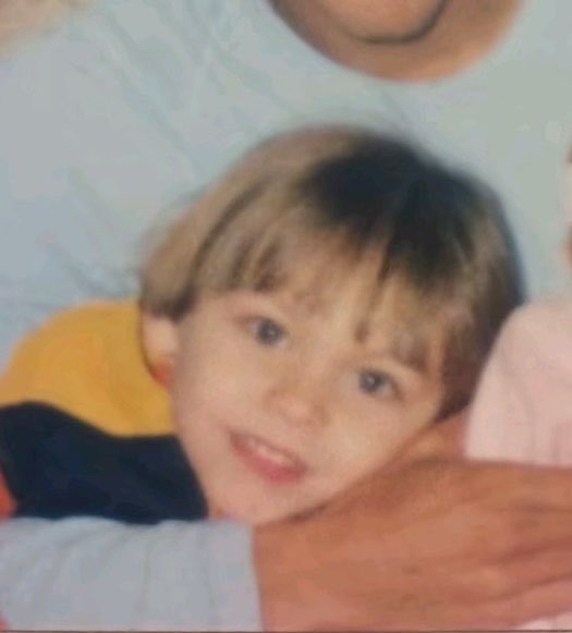 suzzie_atdnjahg's tweet photo. Por cierto, este es el niño al que le arruinaron su canción de Chica yeye. 🥺 https://t.co/BygQWyqJsM