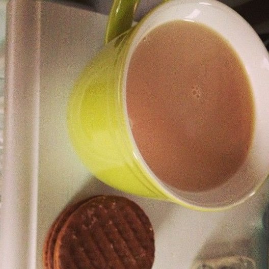Sophieeih's tweet image. Cup of tea and chocolate digestives. I would Call them a chug chug and healing biscuits! #nomnomnom