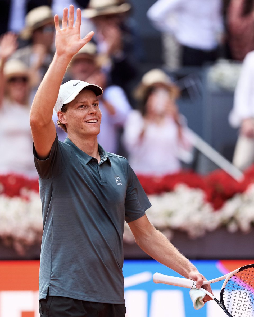 EnzoCherici's tweet image. Con la finale di Madrid #Sinner avrà fatto finale in tutti i #Masters1000 a 24 anni e 9 mesi (gli unici che non ha ancora vinto sono per ora Madrid e Roma).

Per capire:

#Djokovic ci è riuscito a 25 anni, 4 mesi.

#Nadal a 27 anni, 2 mesi.

#Federer a 30 anni, 3 mesi.

#MMOpen