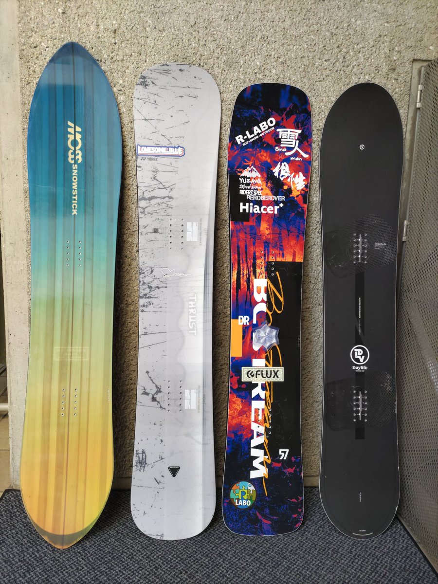 jack_snow's tweet photo. 国産優良中古ボード🇯🇵　
ザクザク入荷中！

毎年夏までにほぼ完売してしまいます。気になる方はお早めにCHECK願います🙇

メ◯カリ、ヤ◯オクとの違いは

・現物を確認できる
・保証書が付く
・その場で質問できる

などです。

買わなくても大丈夫ですので、どうぞお気軽に見に来てくださいね😋✨ https://t.co/Jz8tv7ysaz