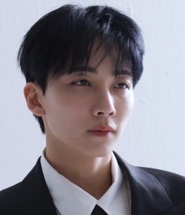 윤정한 얼굴 tweet media