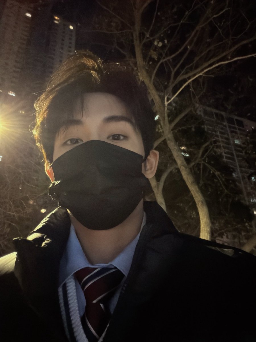 윈윈 얼굴 tweet media