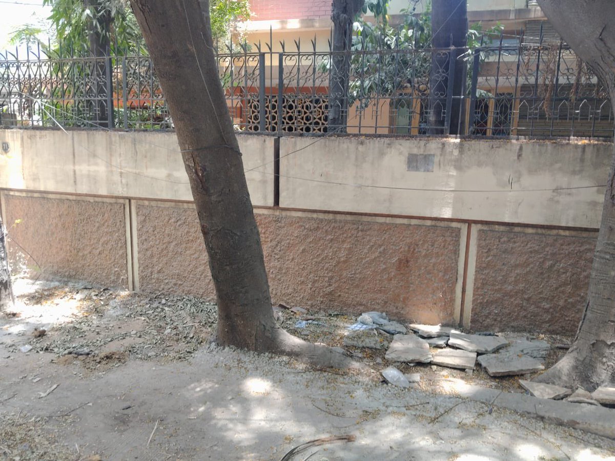 DEE_SWM_C35's tweet photo. @GHMCOnline @SonalRa42915956 @Dc10aGhmc Complaint clear https://t.co/YHvKswrFeX