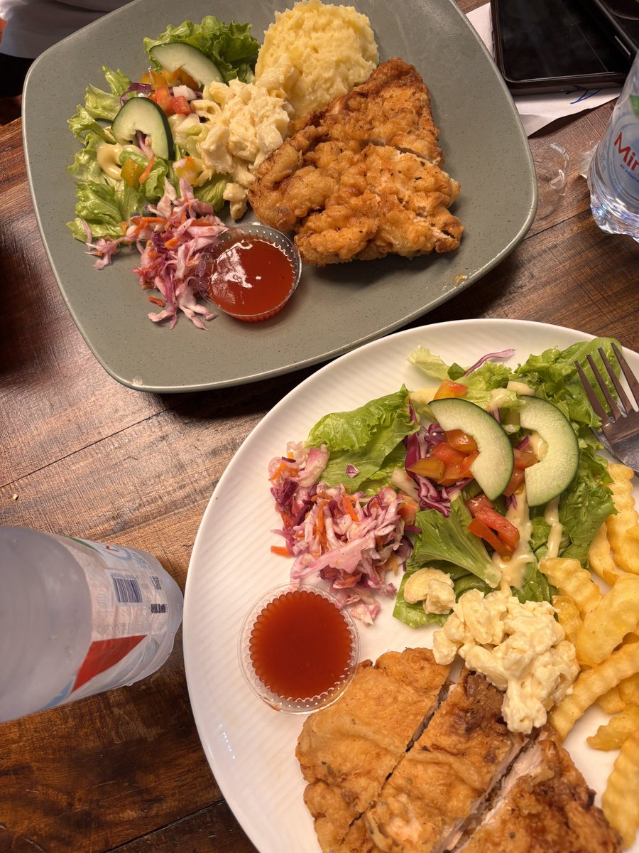 hellomangoes's tweet image. Makan siang dulu gaes, kalian makan siang apa hari ini?

#Lunch