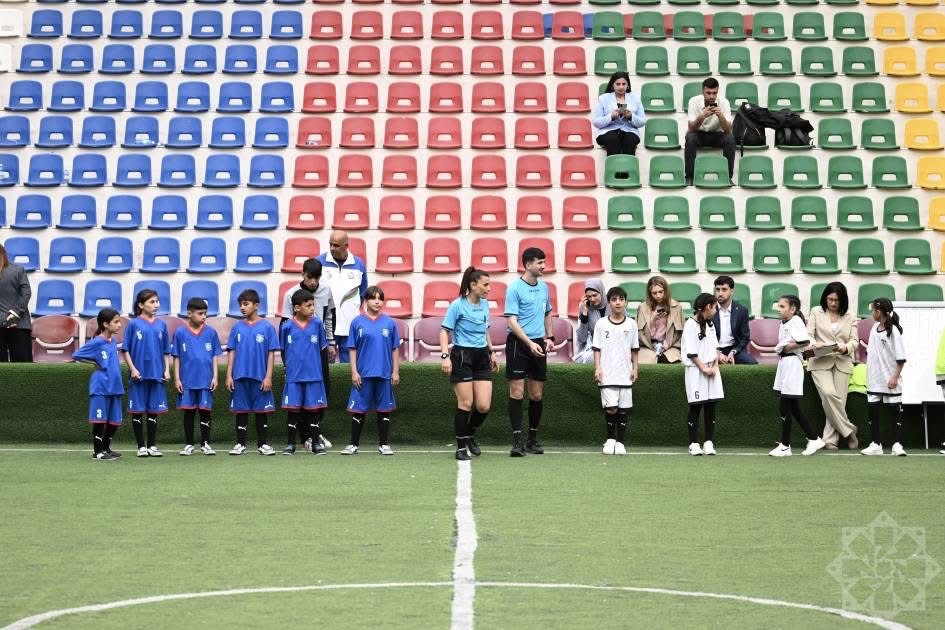 sxasosialgovaz's tweet image. Leyla Əliyevanın təşəbbüsü ilə uşaq evlərinin komandaları arasında növbəti minifutbol turniri təşkil olunub

➡️ azertag.az/xeber/leyla_al…

#ƏƏSMN #HeydərƏliyevFondu #IDEA #SXA #Minifutbol