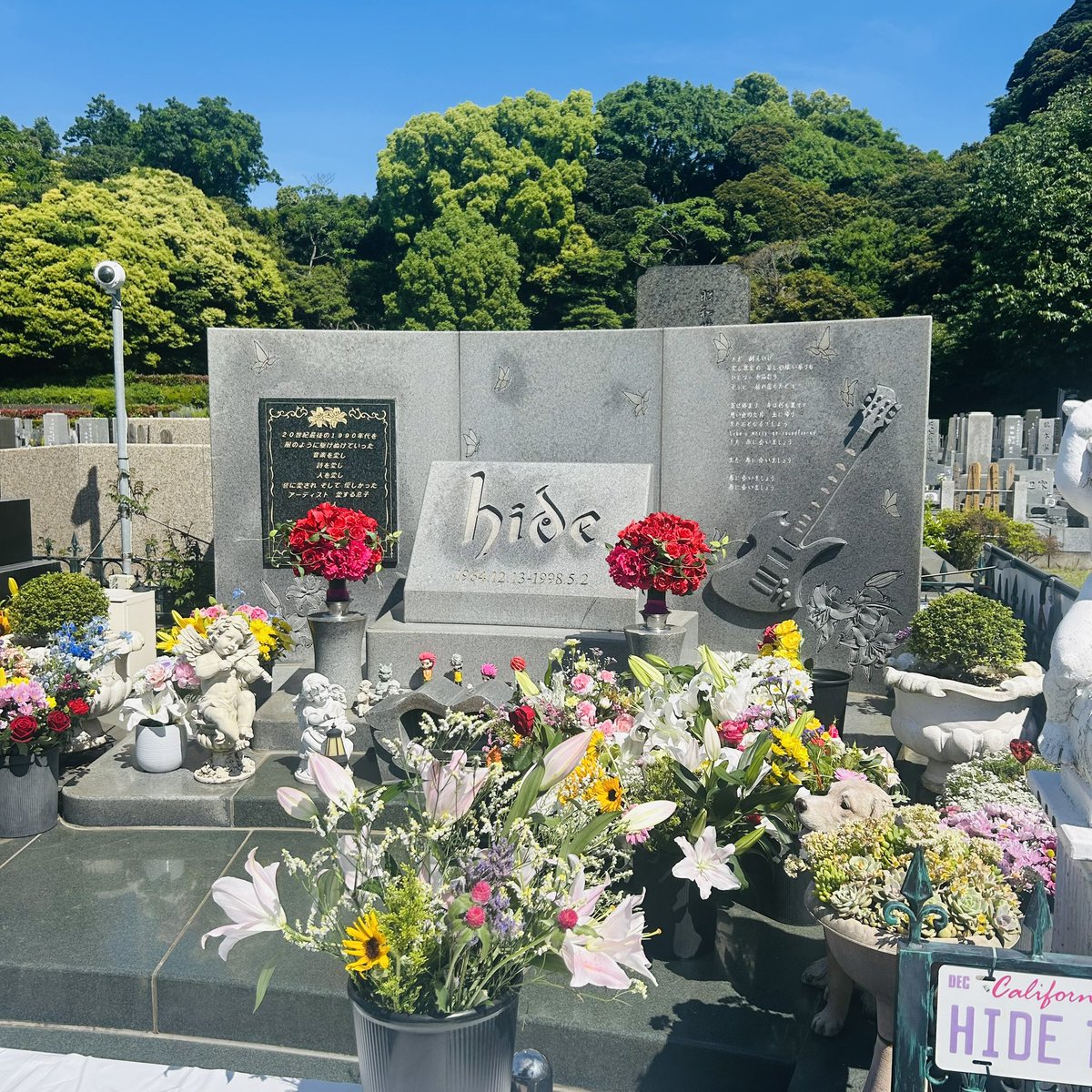 今日は毎年恒例のhideの墓参りに行きました！毎年思うけどお墓だけでも