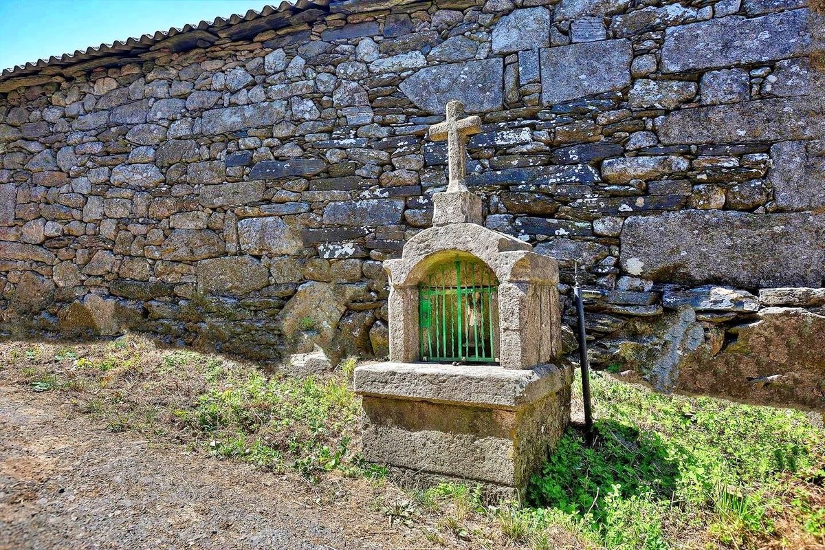 DozonTurismo's tweet photo. Peto de Ánimas San Martiño. Na parroquia de Santa María de Bidueiros. @ConcellodeDozon @Camino_Xacobeo @turisriasbaixas @Turgalicia  @GaliciaCalidade  #DozónTurismo #TurismoRural #VisitaGalicia #CaminoDeSantiago 👉 https://t.co/5O0Af9VJfU https://t.co/GJ8AqTTmyH