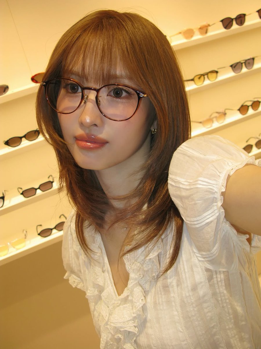 momo tweet media