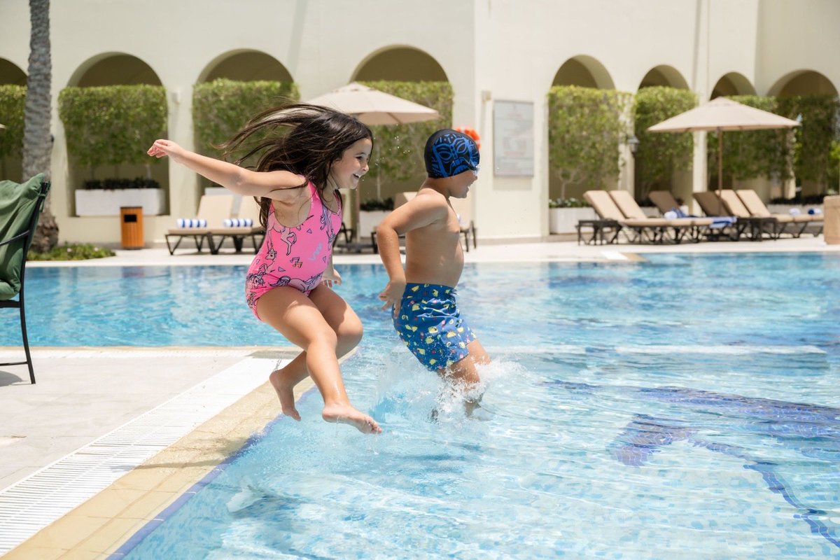 TheDipClub's tweet image. Take a plunge at our family-friendly pool, experience ultimate relaxation, and rejuvenation.
#divein #pooldays #outdoorpool #alborj #thediplomaticclub
أغطسوا في بركة السباحة الملائمة للعائلات واختبروا الراحة المطلقة والإسترخاء التام.