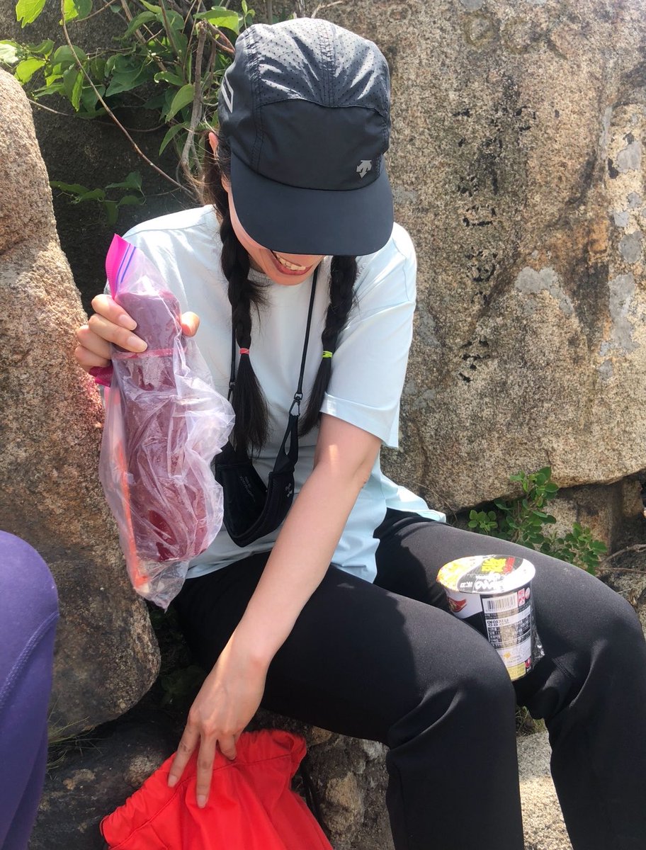 야외에서의 컵라면 관련 게시 이미지