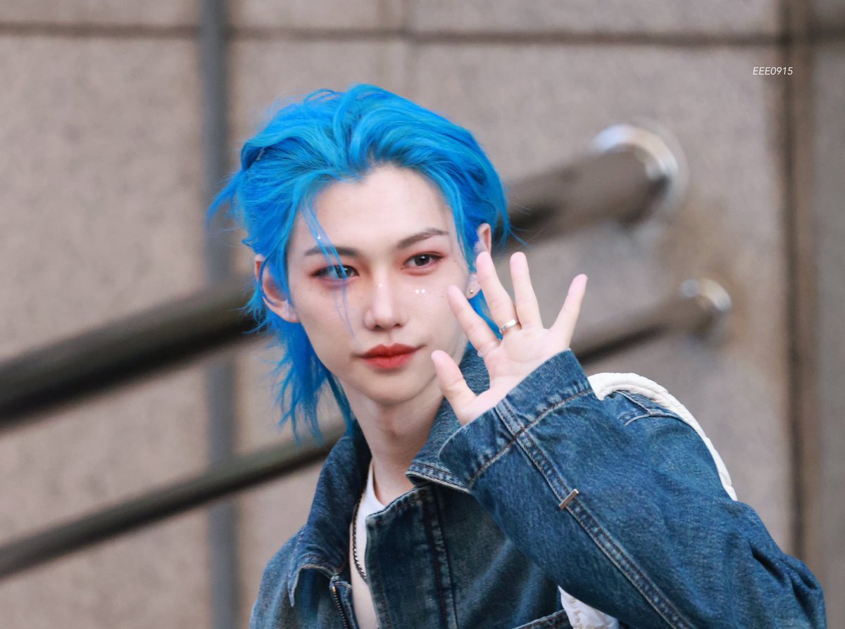 와 개뿜
핑머랑 파머중에 파머가 좋은데 이유는
파머가 더 와일드해보이고 회려해서 좋대
핑크는 너무 예뻐보인대 <<ㅅㅂㅋㅋ
알고잇구나.. 와일드해보이고싶구나