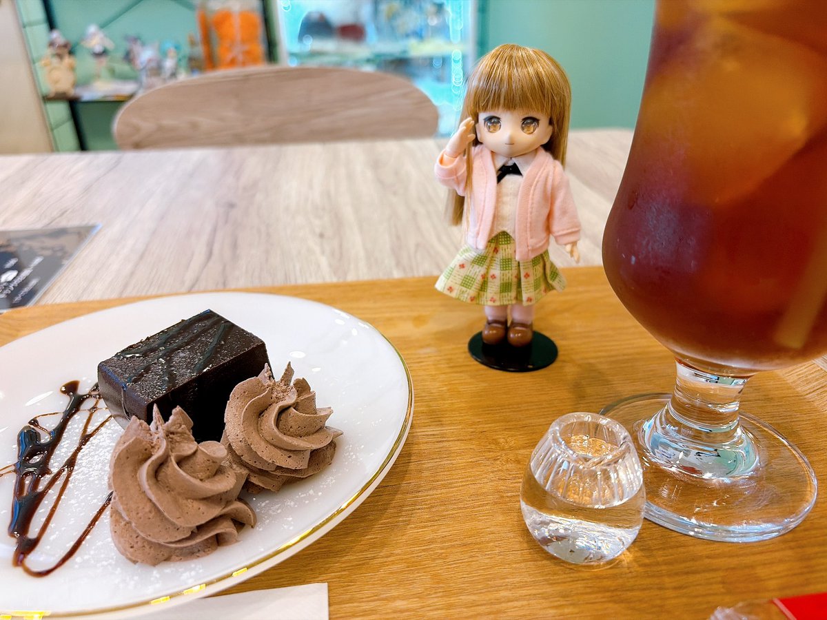 ちょっとひといき 濃厚なチョコのケーキをおともに #あまむす #ミニ