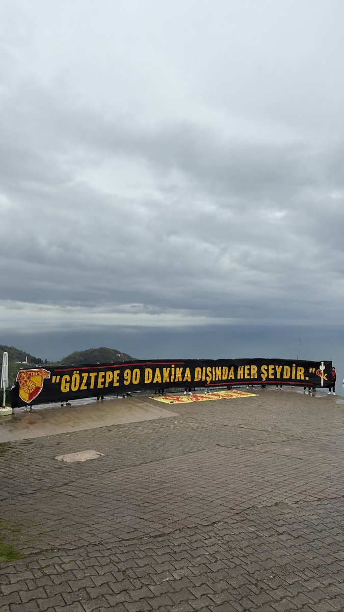 yalimedya98's tweet photo. 🔥GÖZTEPE 90 DAKİKA DIŞINDA HER ŞEYDİR!

Sanma ki vazgeçeriz @goztepe 

📍Ordu, Boztepe https://t.co/6YQ99XQWQD