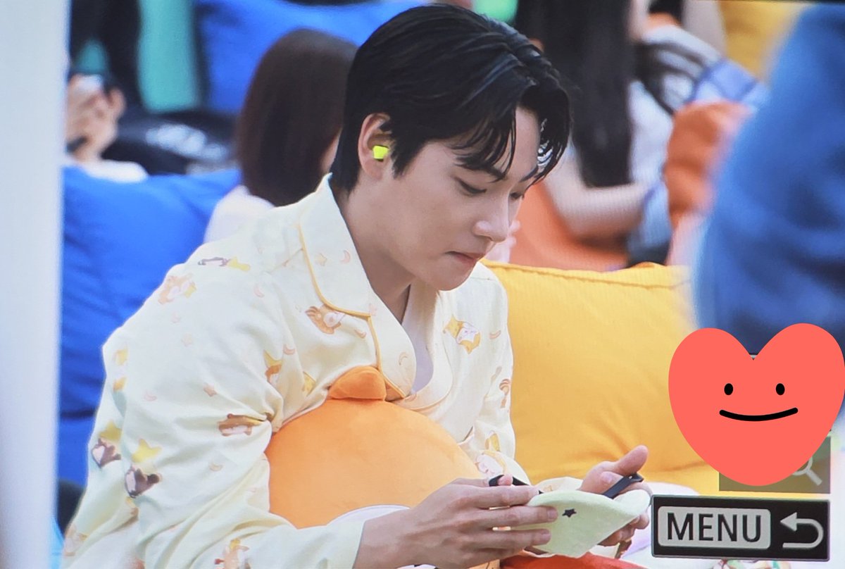_fuse__BBE's tweet photo. 미틴ㅋㅋㅋ제이션 잠자기 대회나갔어ㅋㅋㅋㅋㅋㅋㅋㅋㅋ 
더웃긴건 온꼬미즈로 도배하고감 https://t.co/AolmHFiN9g