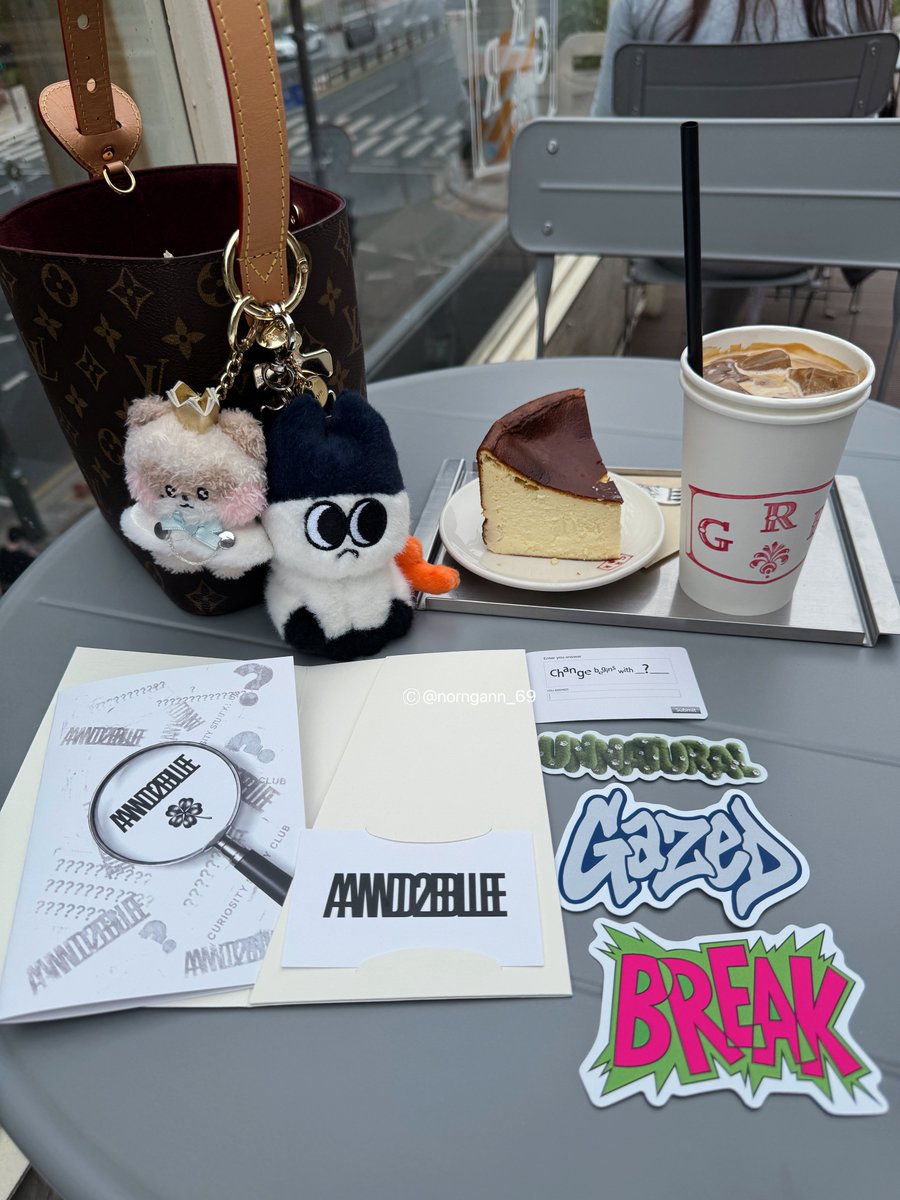 norngann_69's tweet image. มาแล้ววคาเฟ่แรก 📍 Grinroom그린룸 
Unnatural, gazed , break คือชื่อเพลงแน่เลย 
#Curiosity
#AND2BLE #앤더블
#AND2BLE_Curiosity
