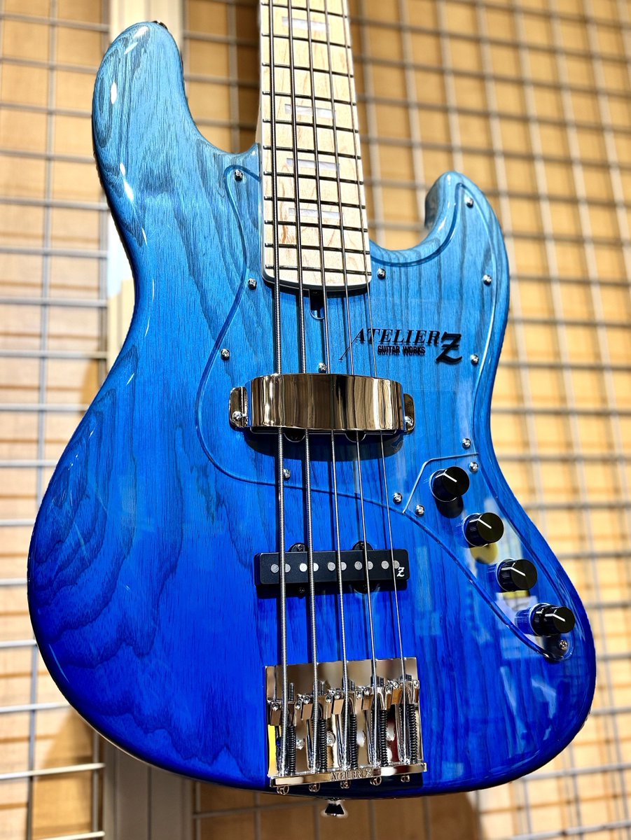 美しいフェードブルーのATELIER Zが入荷‼️ これからの暑くなる時期に