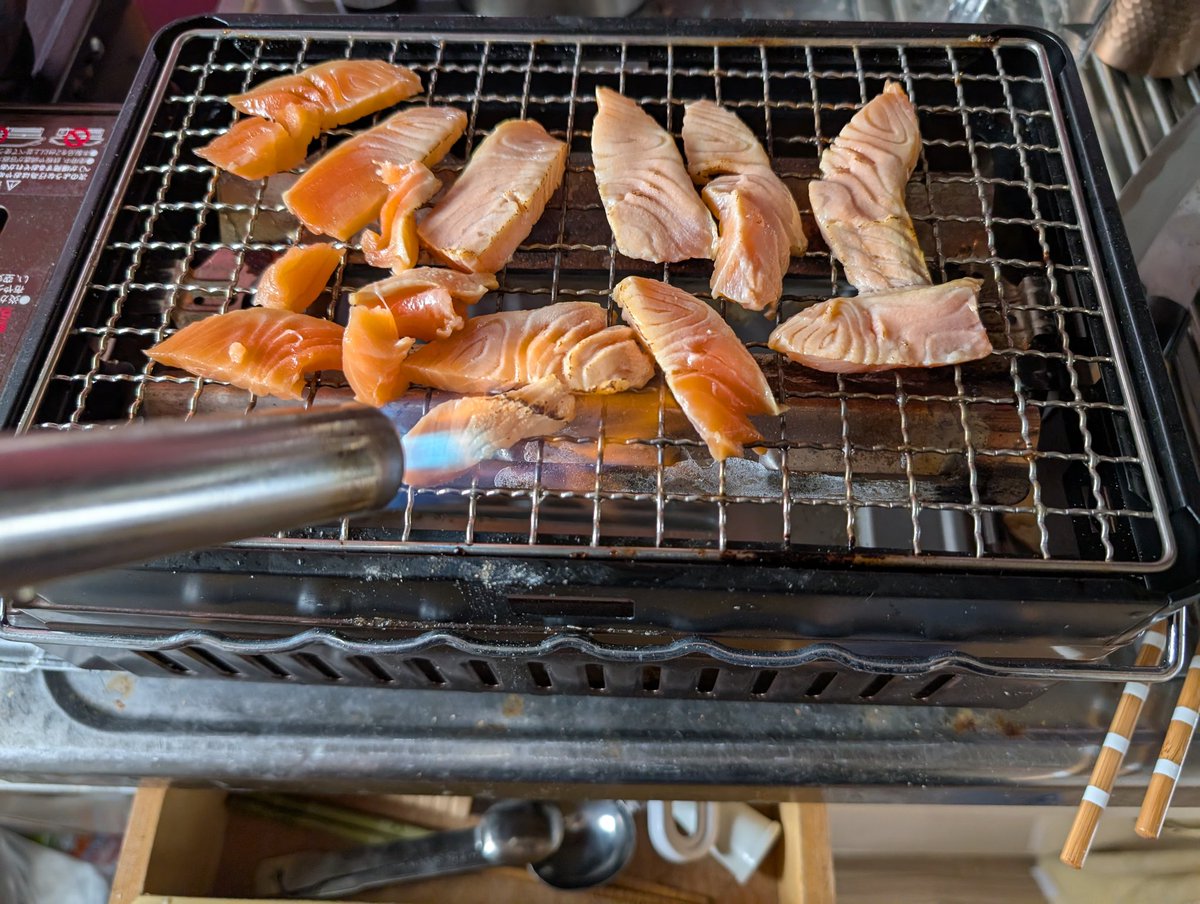 〆サバ tweet media