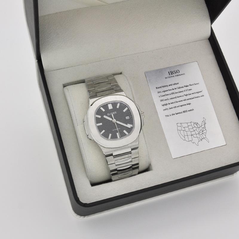 UnicunShop's tweet image. Ever feel like your outfit is missing that one final touch to make it feel complete? A classic stainless steel timepiece adds a level of understated elegance to any look. Discover the timeless IBSO watch for men here: unicun.com/product/ibso-s…

#MensStyle #ClassicWatch #Accessories