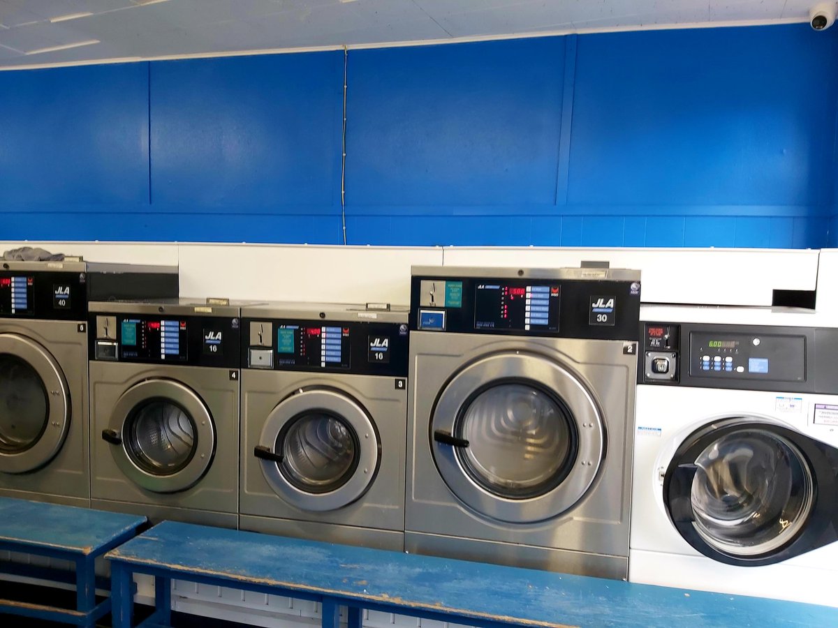 Launderettes1's tweet photo. Bell Hall Launderette, 109 Savile Park Road, Halifax  HX1 2XR 🧺
#halifax #savilepark #calderdale #launderette #launderama #laundromat #washeteria #coinop #laundry #coinlaundry #slotmachine #washday #laundryday #photo #photography #photooftheday #colour #art #design #style https://t.co/CmocoSd4KB