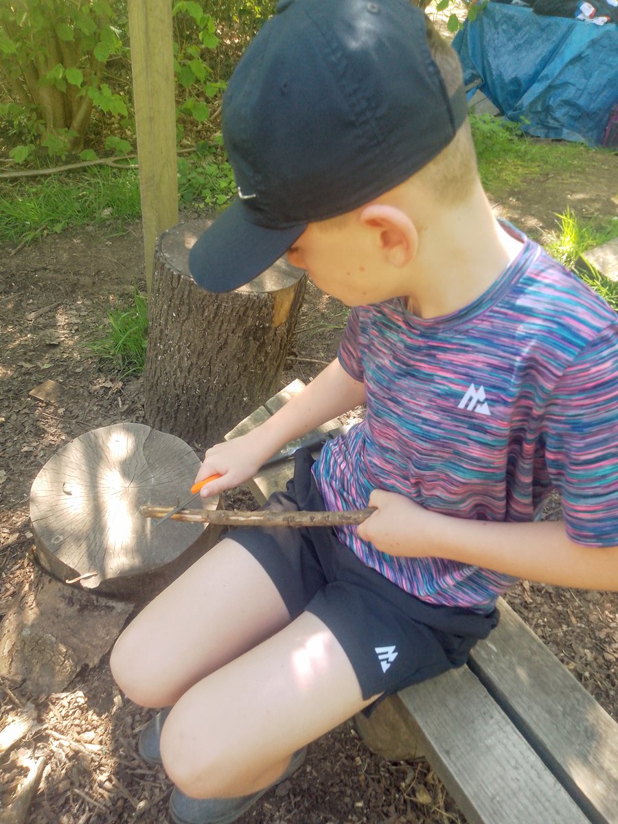 AlkringtonPS's tweet image. #4B #Forestschool This weeks Forest School was all about having  fun in the sun! Lots of tree climbing, whittling and designing a Forest Cafe! Teamwork, perseverence and building on confidence 💚
