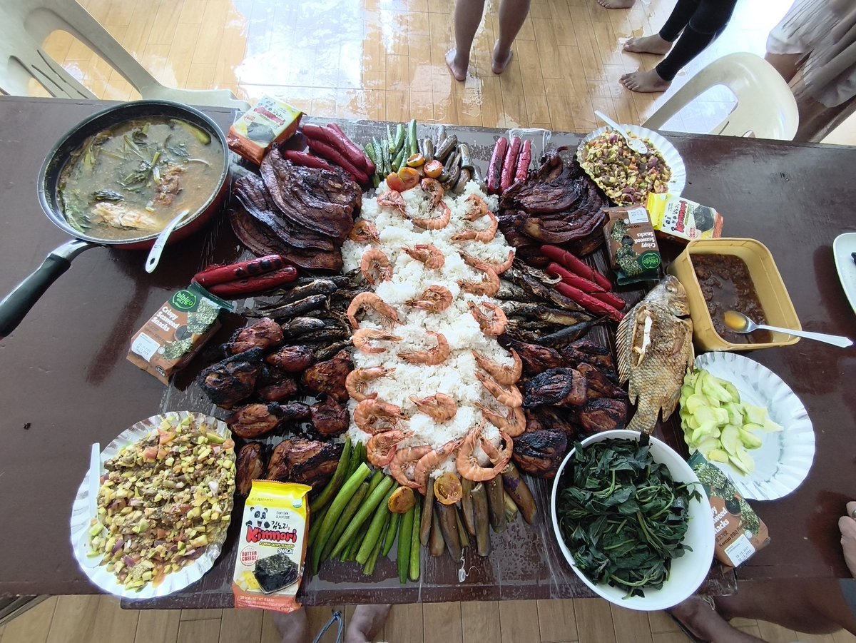 JayveeWille's tweet photo. Foodtrip after swimming https://t.co/WEi7p9hjkQ