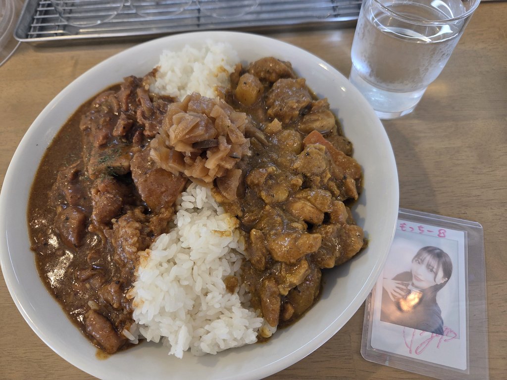 アンちゃん、通常カレーとバターチキンカレー450gだよ