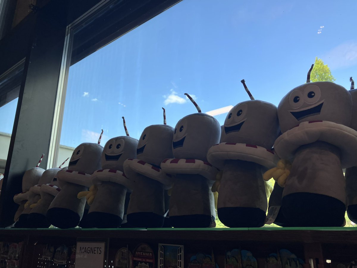 kaffee_jause's tweet image. お土産売り場
こいつかわいい

2026.4.22
#austria #Wien #ウィーン #ドナウタワー