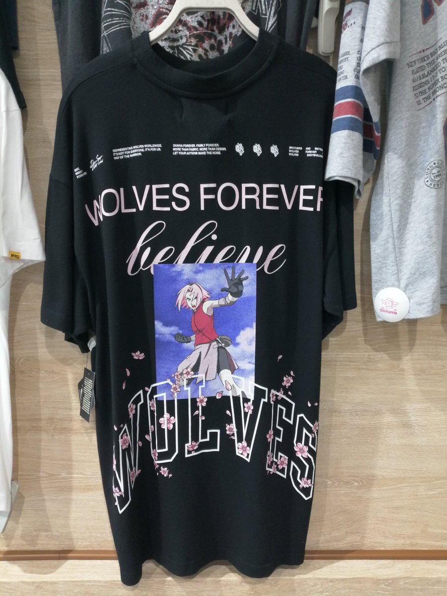 modeoff_narimas's tweet photo. 桜の季節は終わりましたが、サクラのTシャツはいかがでしょうか！？
只今店内はごゆっくりご覧いただけます♪
#モードオフ　#モードオフ成増駅南口店　#古着 https://t.co/ZnW12QGrIa
