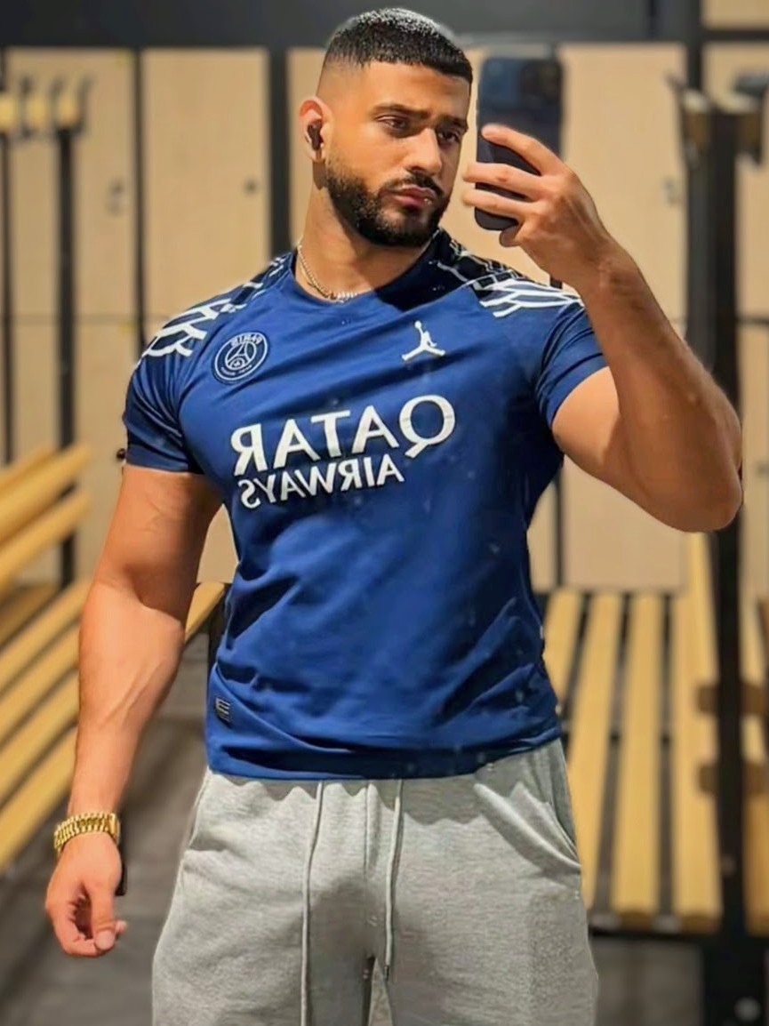 Strong men addiction tweet media