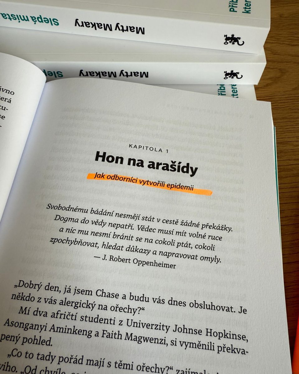 janmelvil's tweet photo. V USA nevznikla „epidemie“ alergií na arašídy přirozeně, ale kvůli chybnému doporučení lékařů: dětem se arašídy roky nedávaly, což podle výzkumů vedlo k opačnému efektu než prevenci. Kde dále se moderní medicíny mýlila?
🩺 https://t.co/sUl35NTA74 
#Melvil #tipnaknihu https://t.co/bRS9TyCIDo