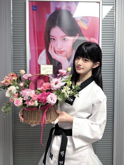 Minju France tweet media