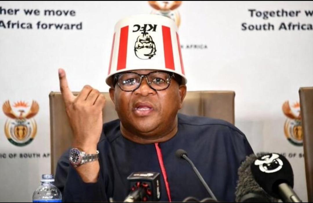 simphiwe mothopeng tweet media