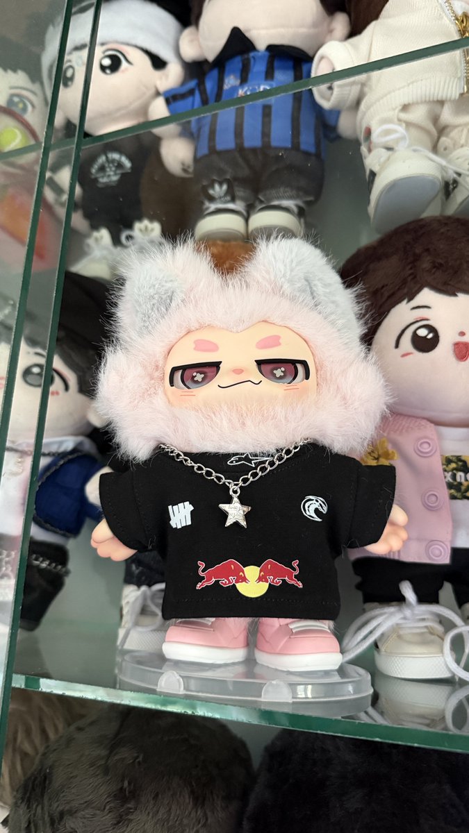 Patmk3's tweet photo. เป็นไงละ อยากเสี่ยงดวง  ได้ต้าวเสื้ขาว ตอนนี้จะจุ่มอีกก็กลัวซ้ำ จับเปลี่ยนเสื้อละกลายร่างเป็นต้าวอู๊ดดด  ได้อยู่  😂#yangshopreview https://t.co/2iM6xTEyaX