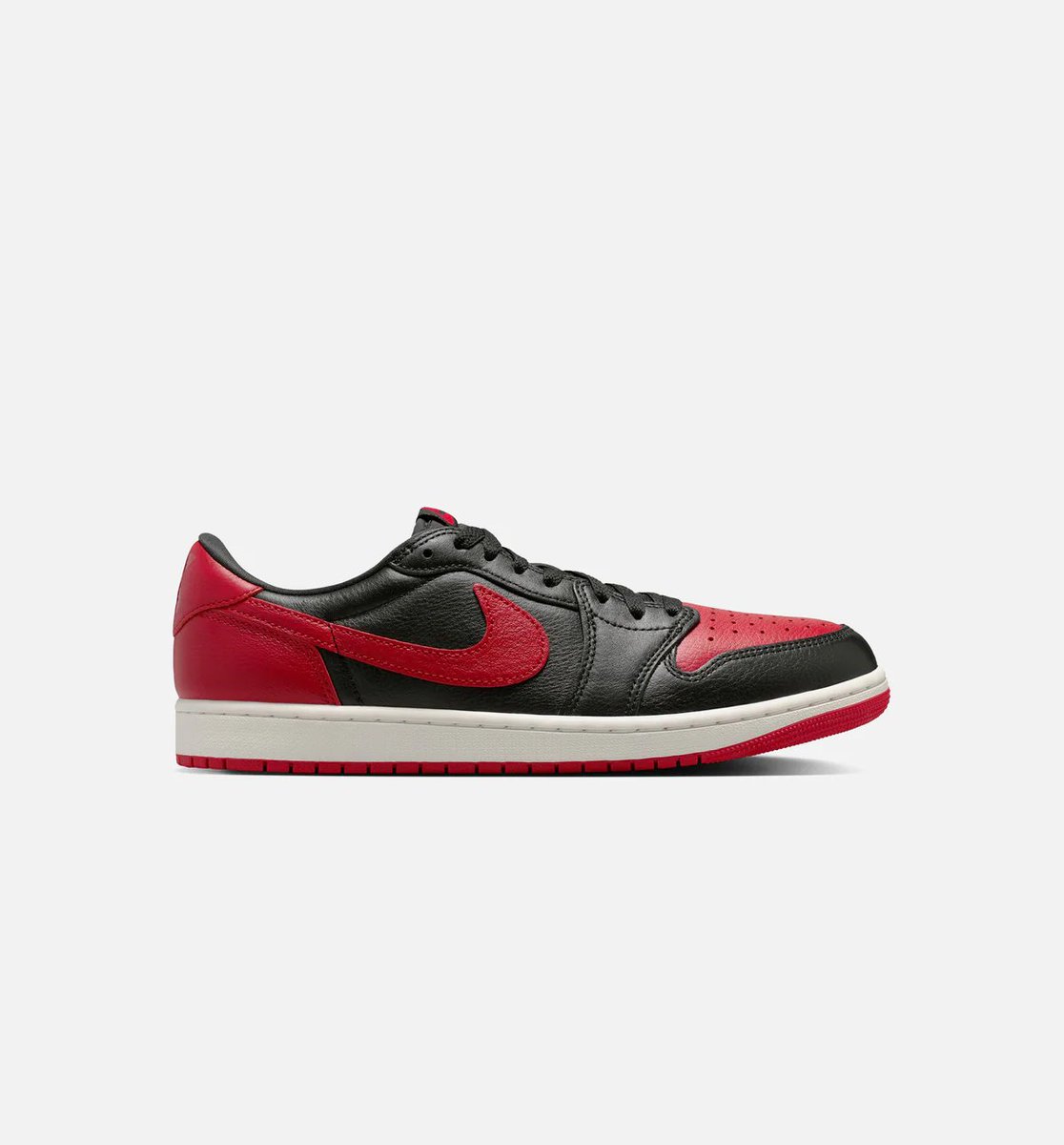 AIR JORDAN 1 RETRO LOW OG BANNED
shopnicekicks.com/products/jorda…
