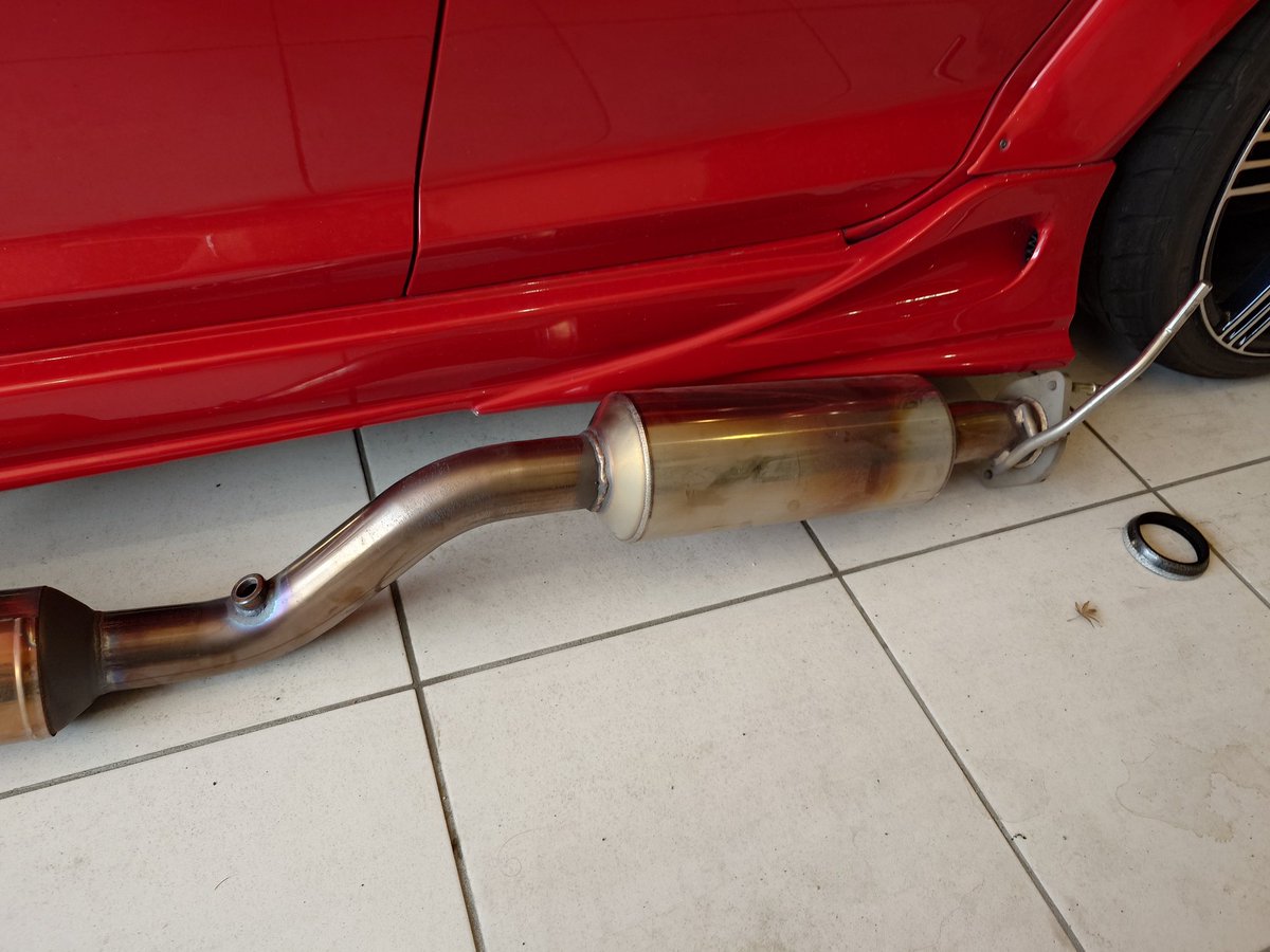 noble_rouge's tweet photo. 【緩募】GWガレージセール
採れたてホカホカRX-8用RE雨宮触媒
4万円でどうすか？

つけてから3万キロ程度、書類あり
車検を通るくらいは触媒効果ありました

那須塩原付近で手渡希望 https://t.co/XBbIFwghUr