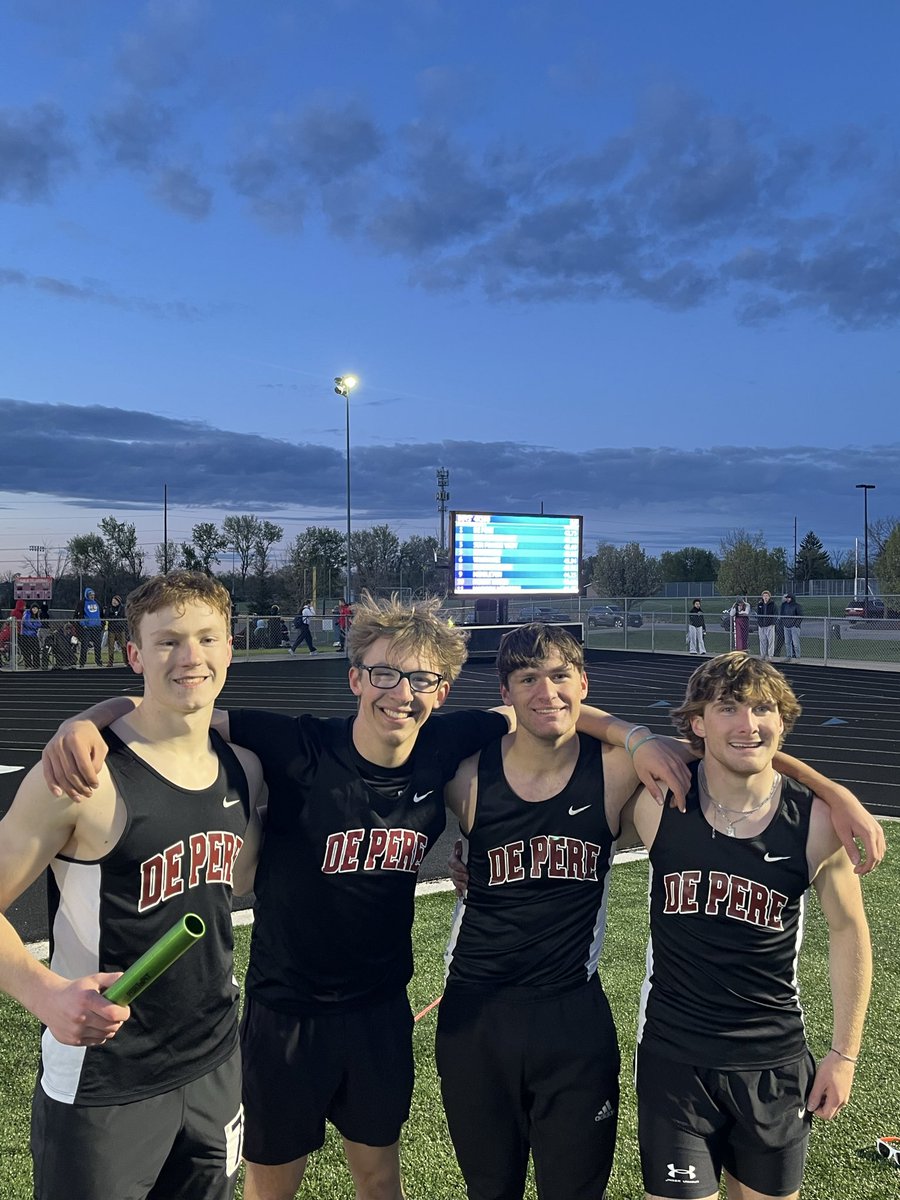 BieszkEric's tweet photo. Proud of this group! We went down to Sun Prairie and accomplished the mission. New 4x100 school record 42.75 💪 https://t.co/b3IoUbvUJi