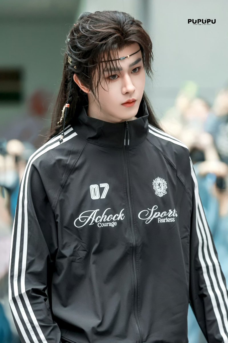 h-h-hi, it’s me again i'm back tweet media