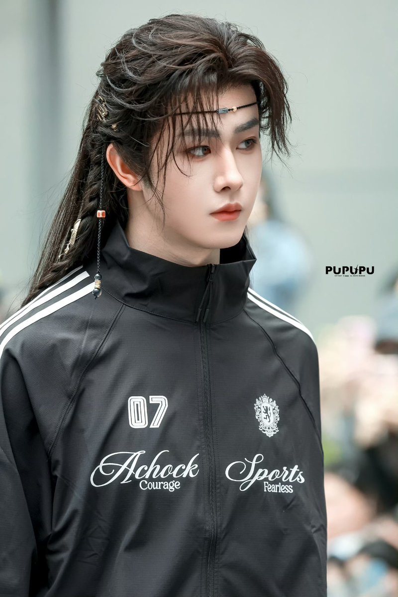 h-h-hi, it’s me again i'm back tweet media
